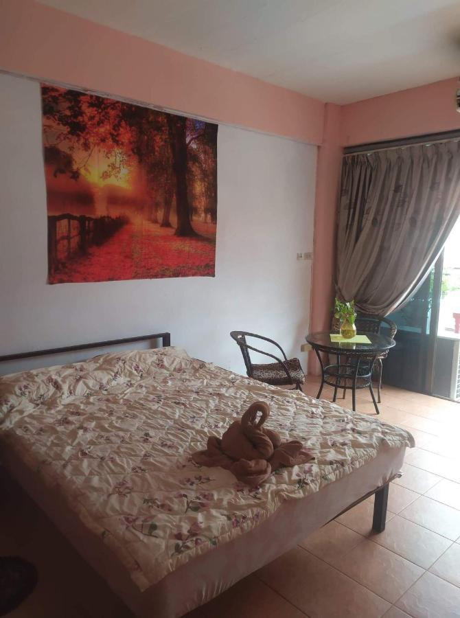 Artem'S Guesthouse Jomtien Beach Eksteriør billede