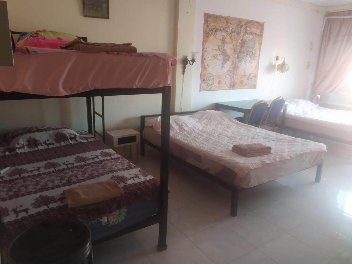 Artem'S Guesthouse Jomtien Beach Eksteriør billede