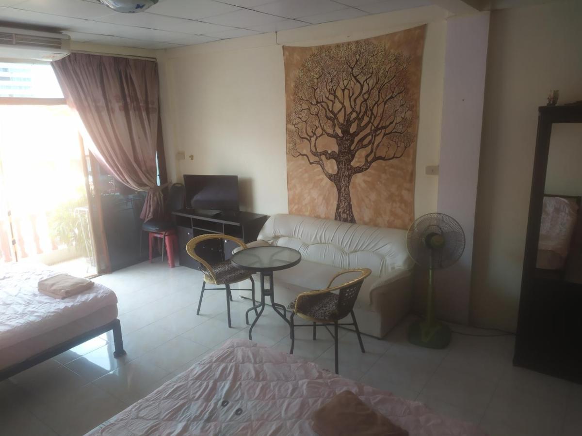 Artem'S Guesthouse Jomtien Beach Eksteriør billede