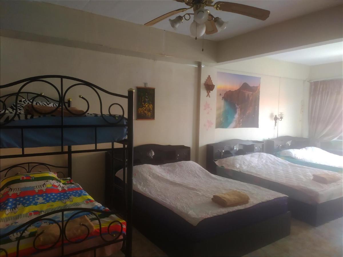 Artem'S Guesthouse Jomtien Beach Eksteriør billede
