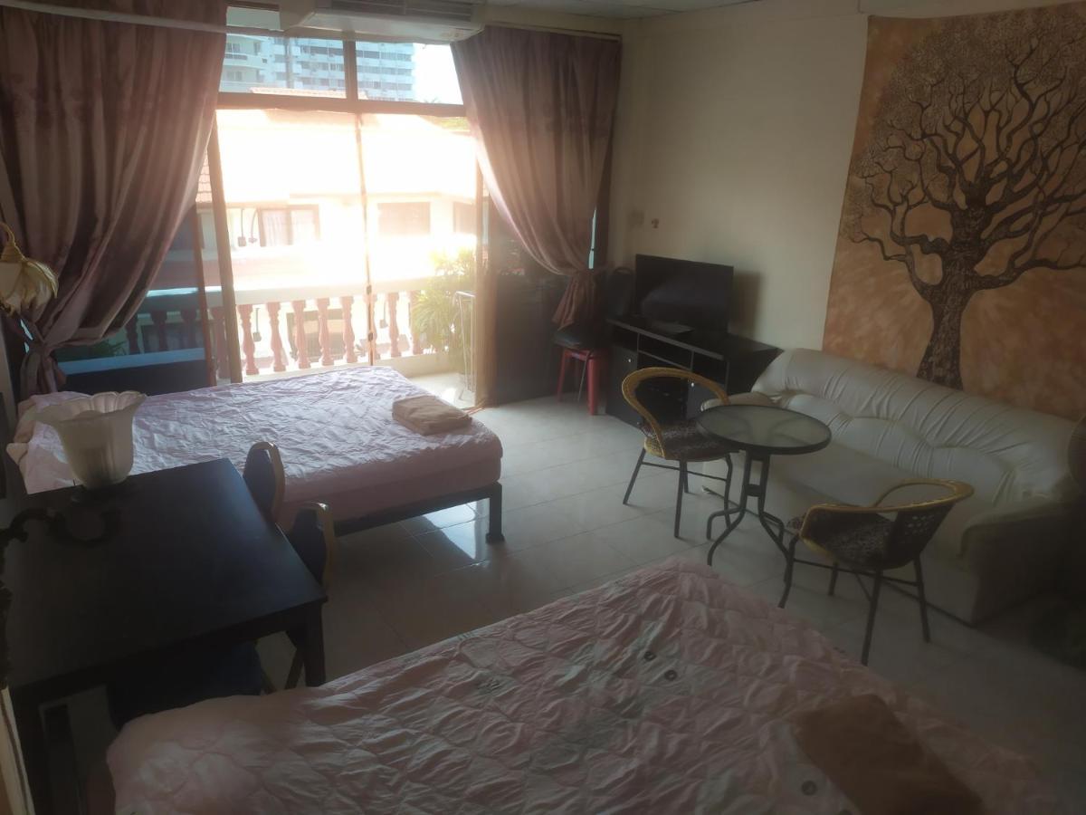 Artem'S Guesthouse Jomtien Beach Eksteriør billede