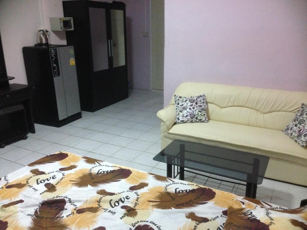 Artem'S Guesthouse Jomtien Beach Værelse billede