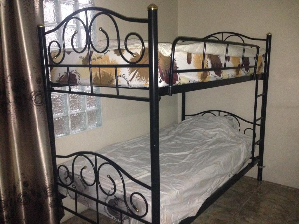 Artem'S Guesthouse Jomtien Beach Eksteriør billede