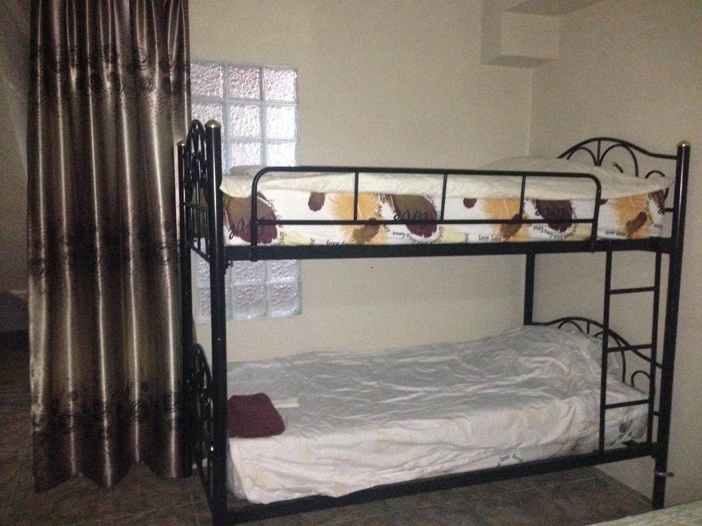 Artem'S Guesthouse Jomtien Beach Eksteriør billede
