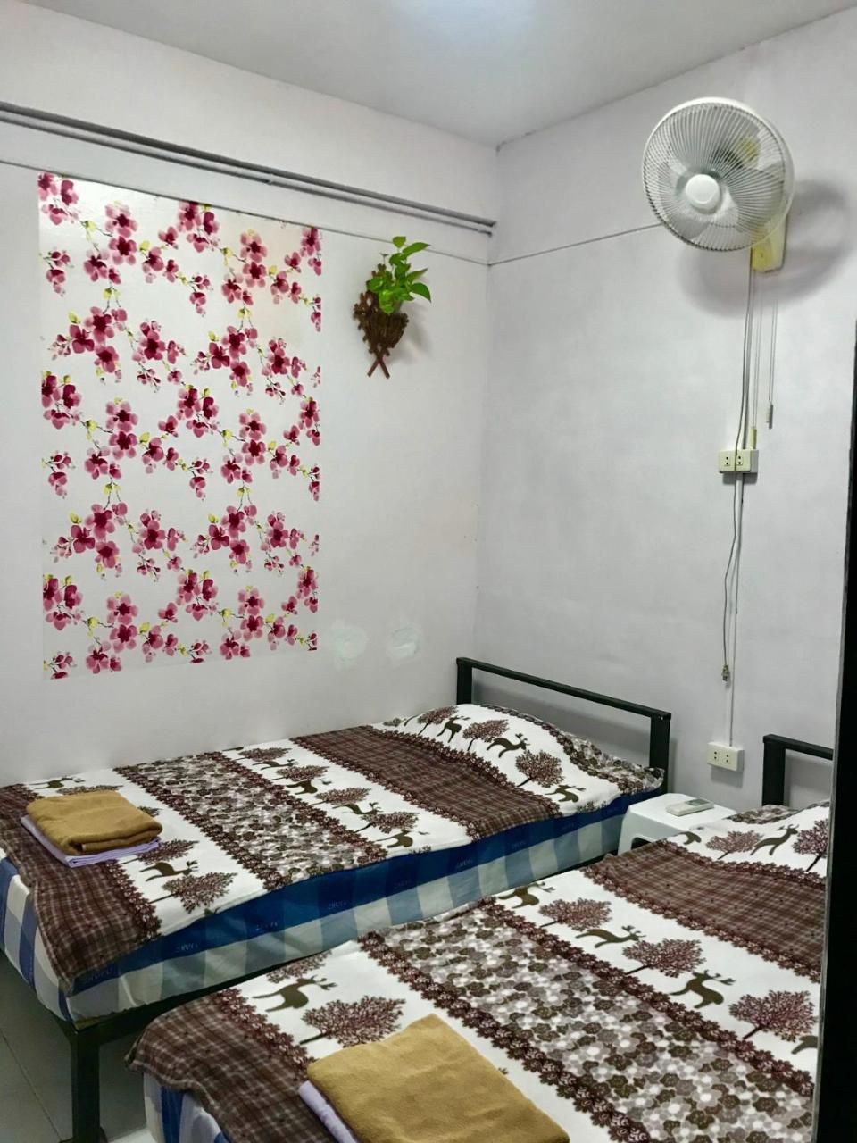 Artem'S Guesthouse Jomtien Beach Eksteriør billede
