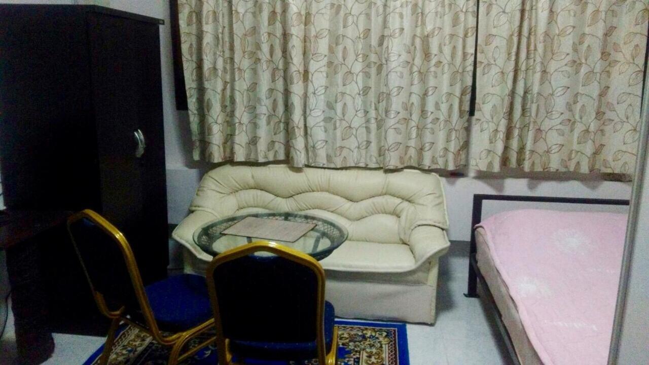 Artem'S Guesthouse Jomtien Beach Eksteriør billede