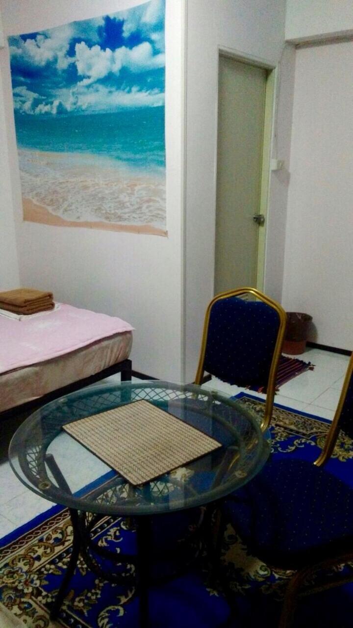 Artem'S Guesthouse Jomtien Beach Eksteriør billede