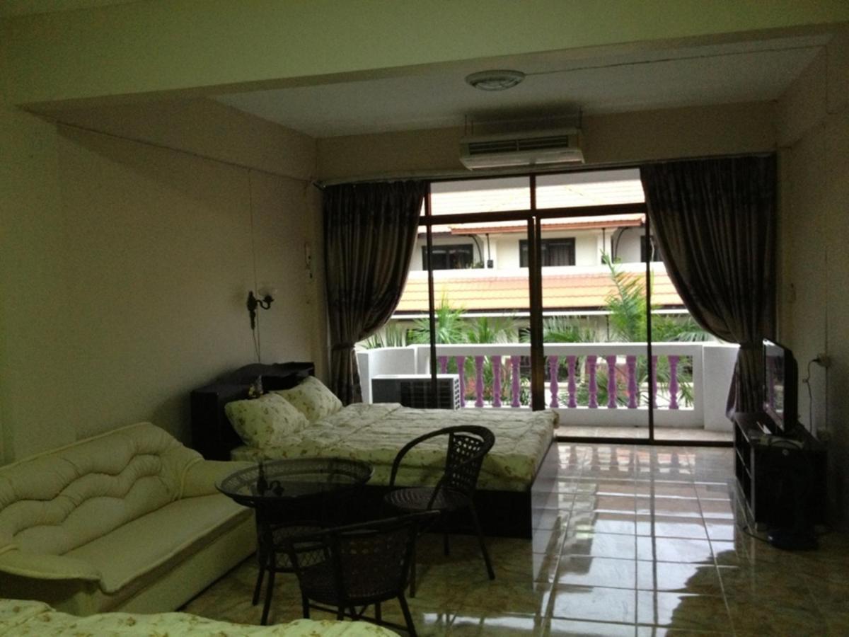 Artem'S Guesthouse Jomtien Beach Eksteriør billede